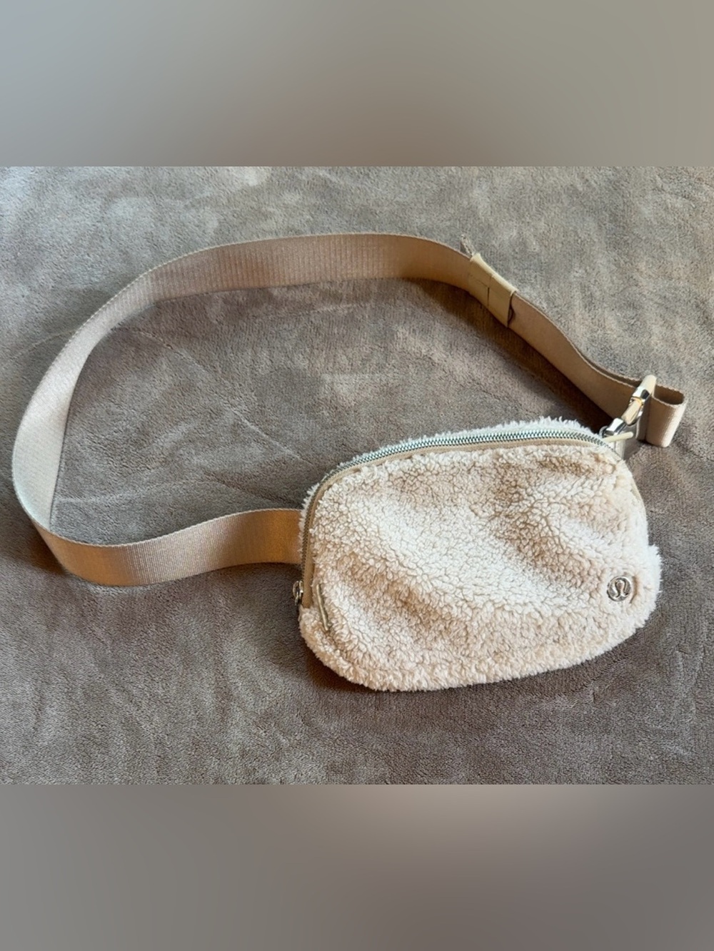 Lululemon Everywhere Fleece Belt Bag